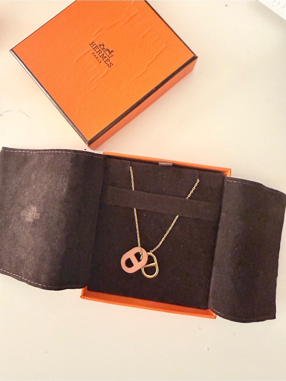 Hermès O’Kelly Pendant Necklace Gold